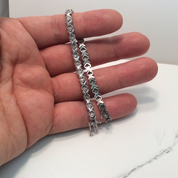 Lady's 10k WHITE Solid Real Gold Diamond XO Hearts and Kisses Bracelet 7.5g - Picture 7 of 8